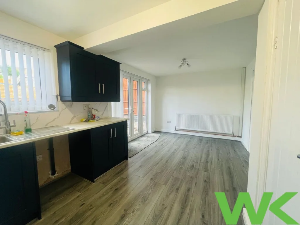 3 bedroom semi-detached house for rent