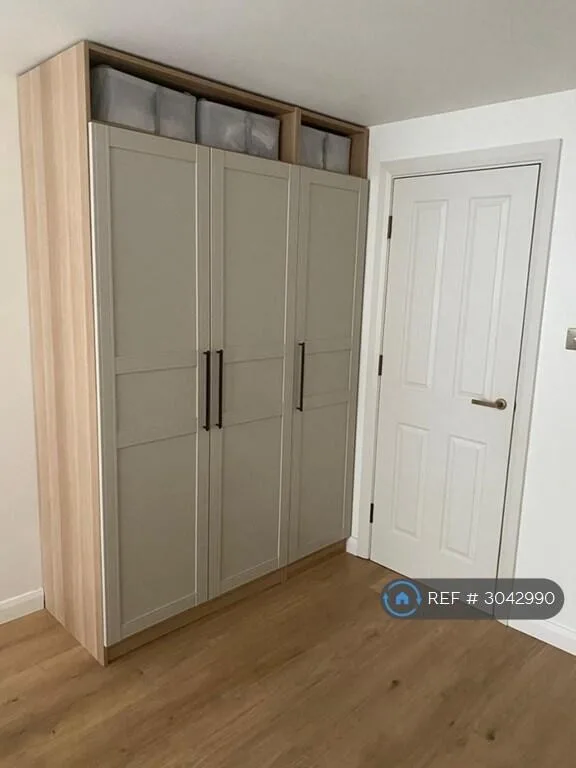 2 bedroom penthouse for rent