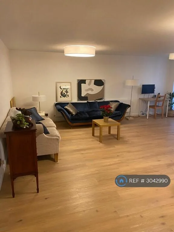 2 bedroom penthouse for rent