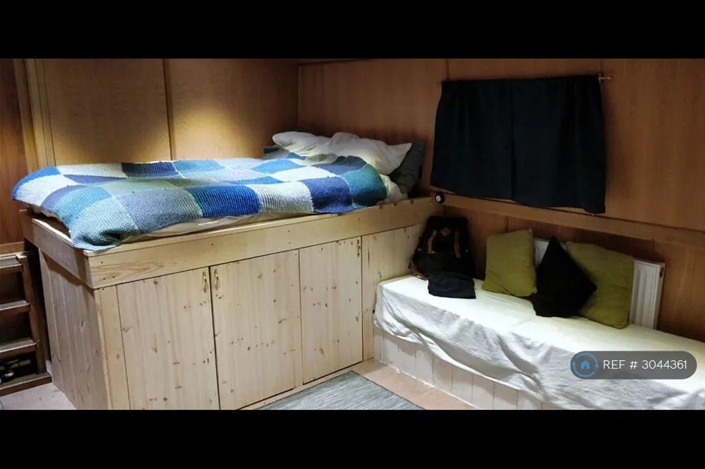 2 bedroom house boat for rent