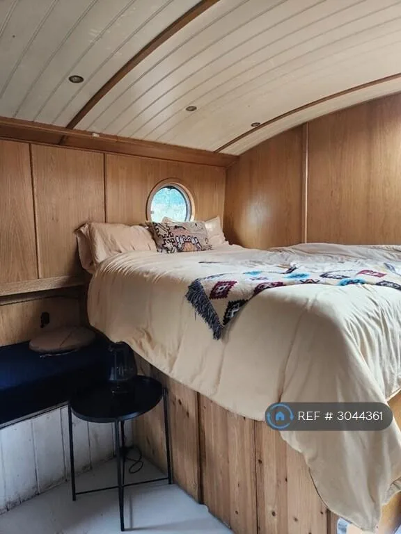 2 bedroom house boat for rent