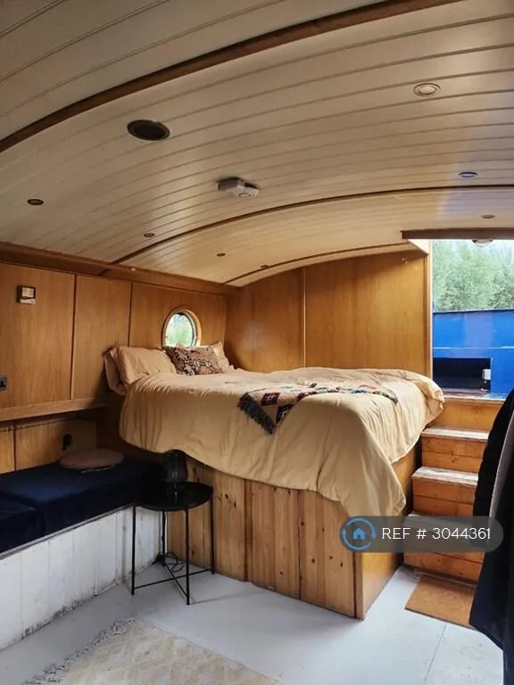 2 bedroom house boat for rent