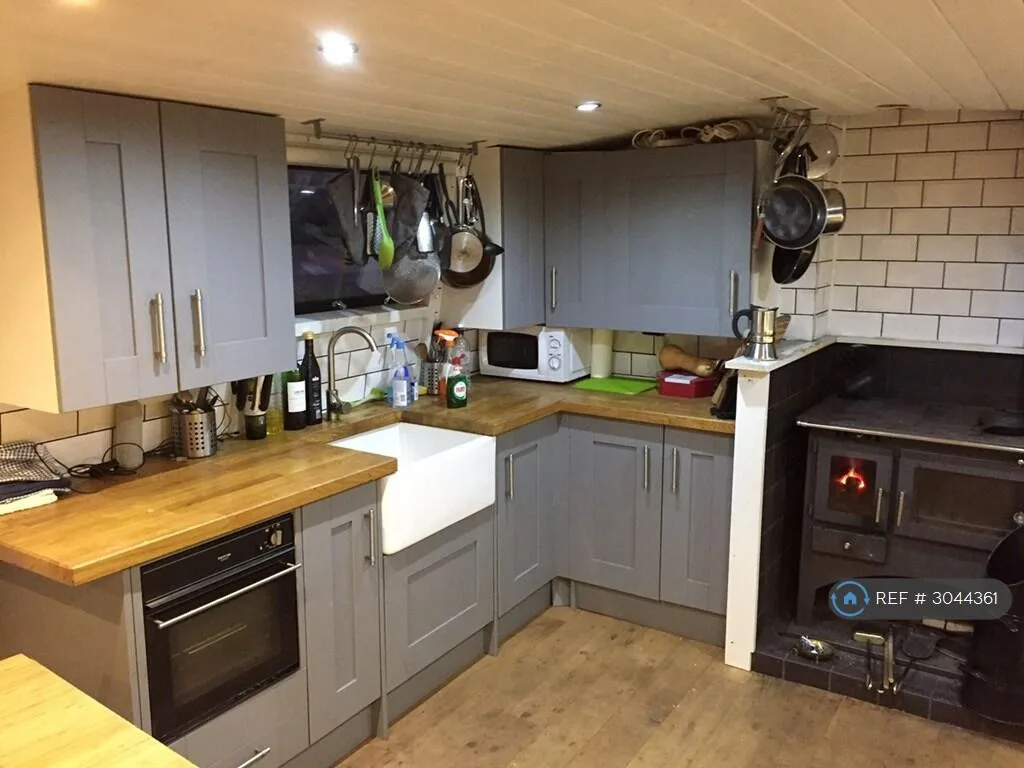 2 bedroom house boat for rent