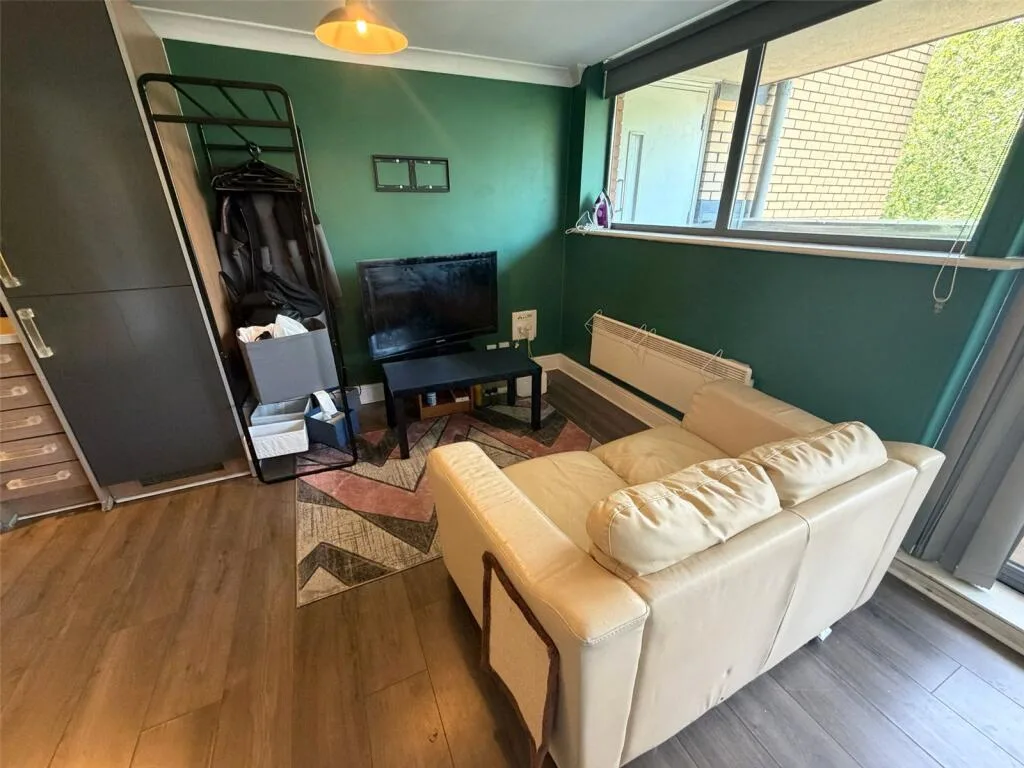 Studio flat for rent