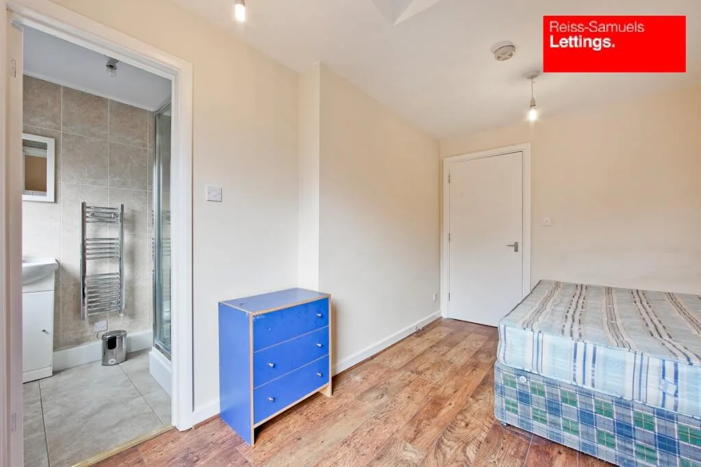 5 bedroom town house for rent