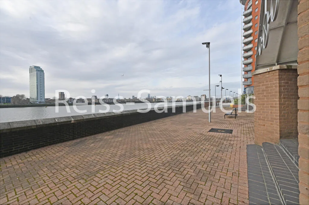 5 bedroom town house for rent