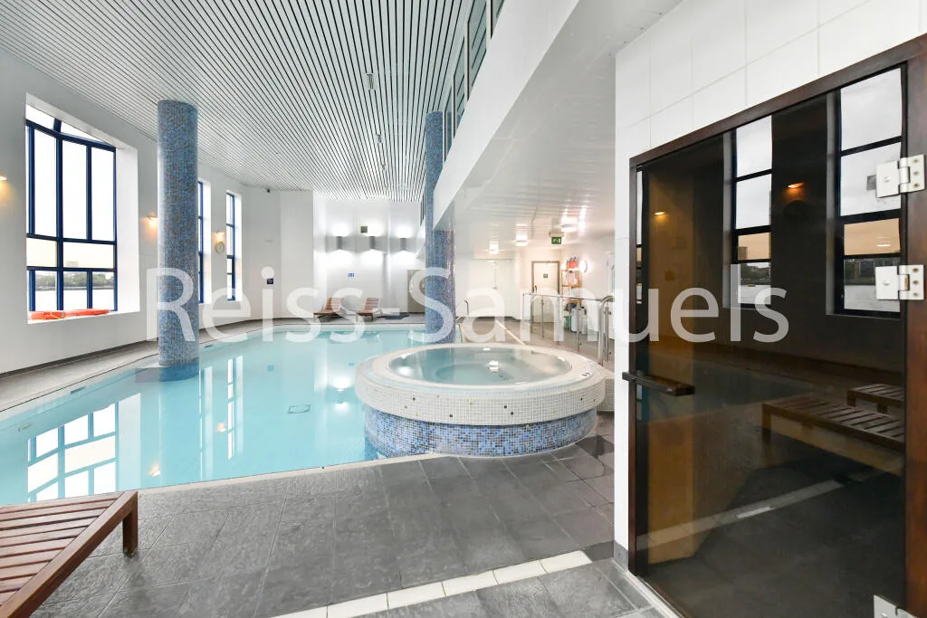 5 bedroom town house for rent