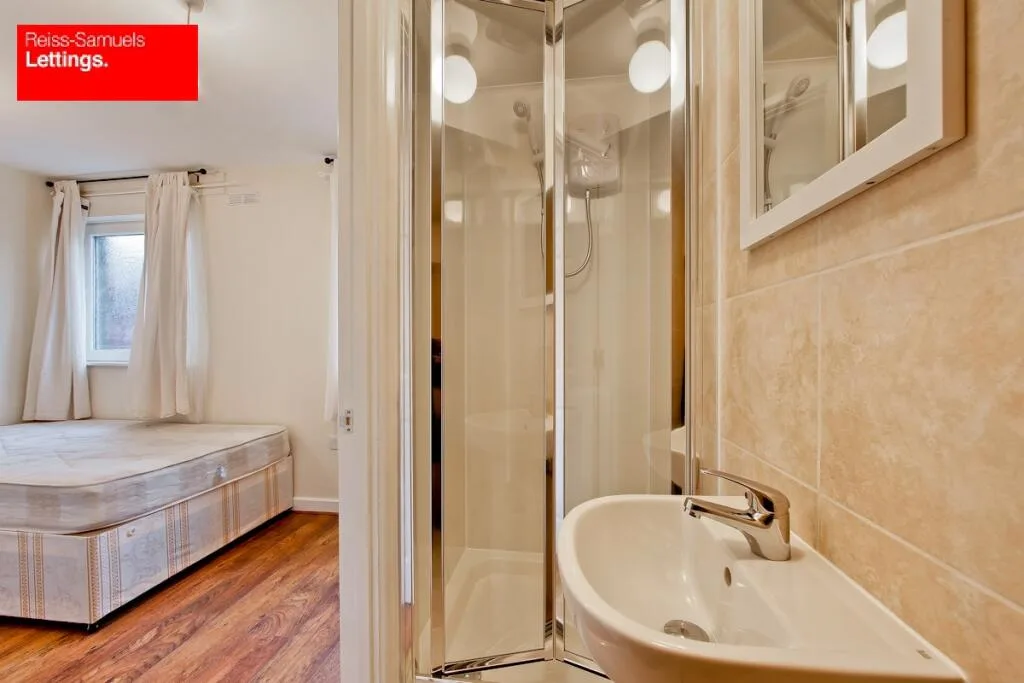 5 bedroom town house for rent