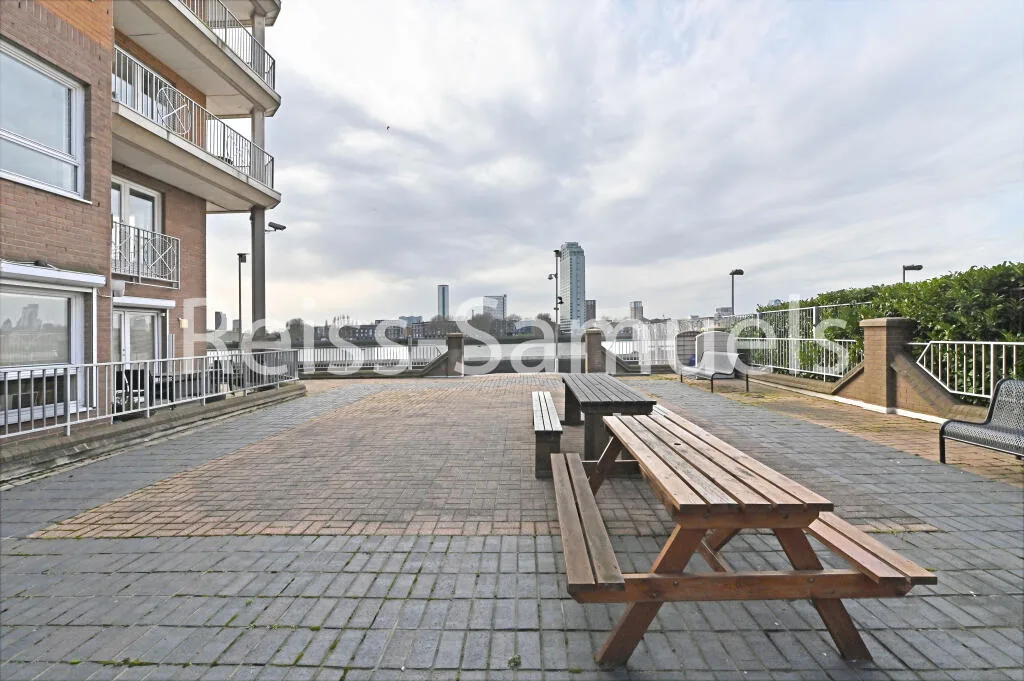 5 bedroom town house for rent