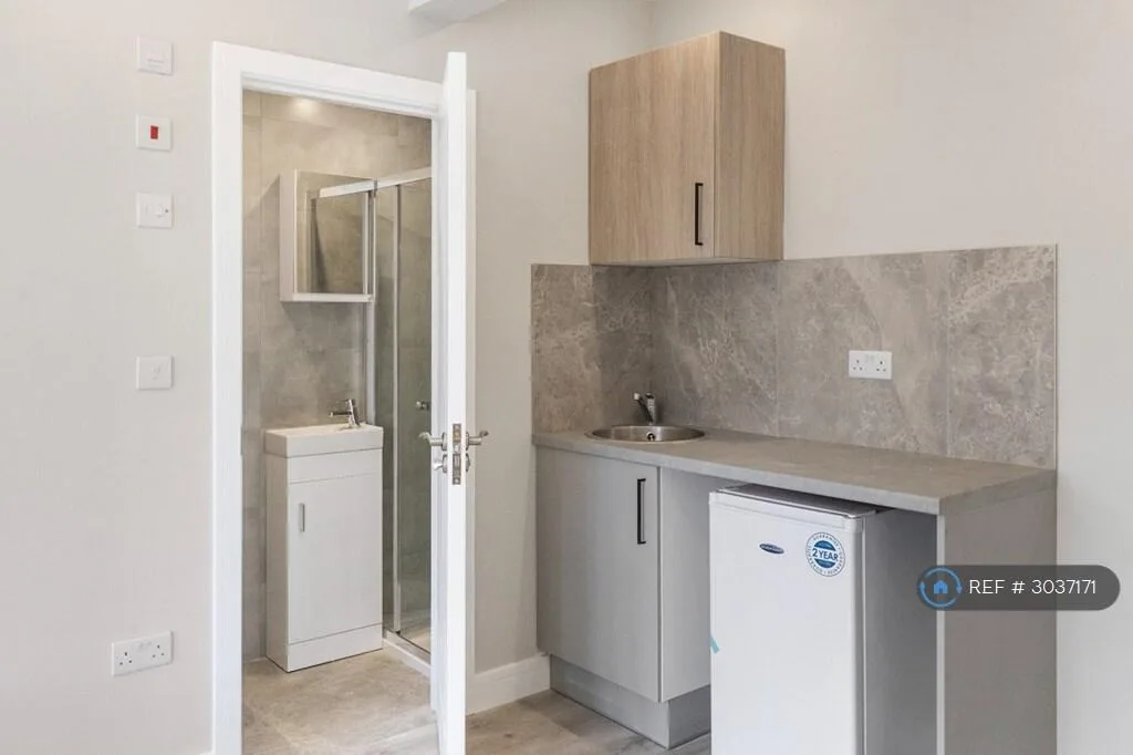 Studio flat for rent
