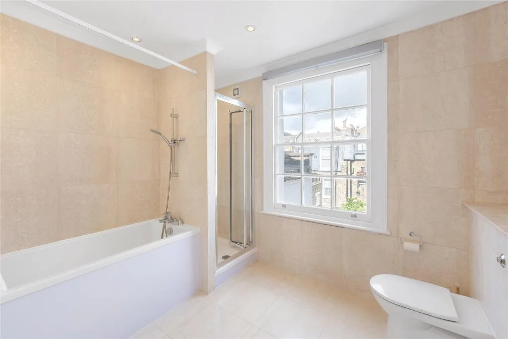 5 bedroom terraced house for rent
