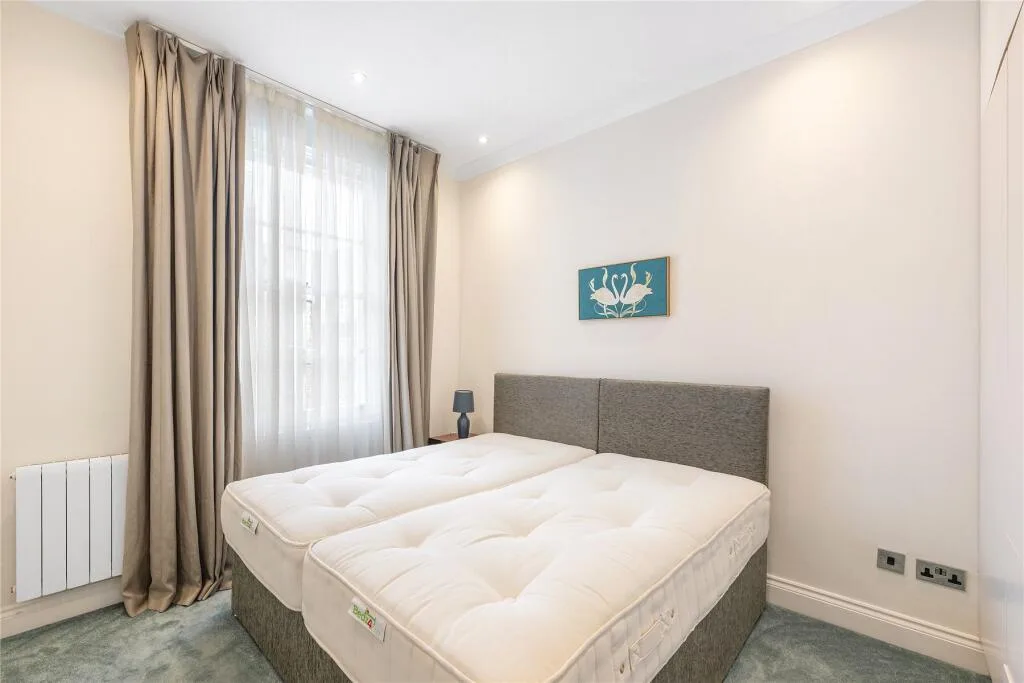 5 bedroom terraced house for rent