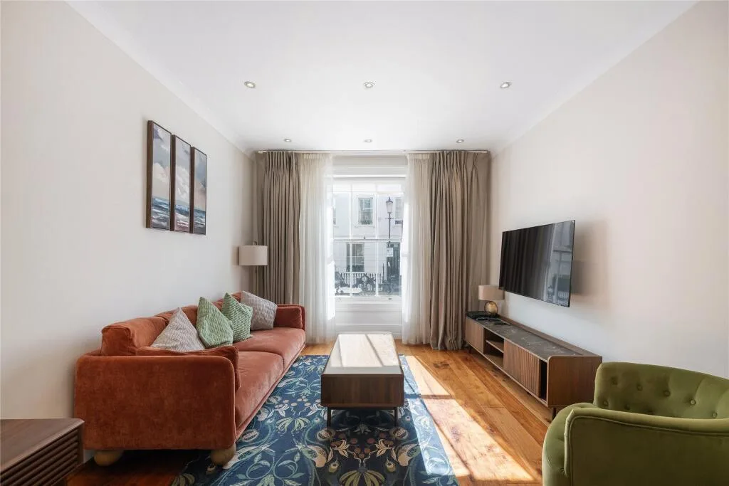 5 bedroom terraced house for rent