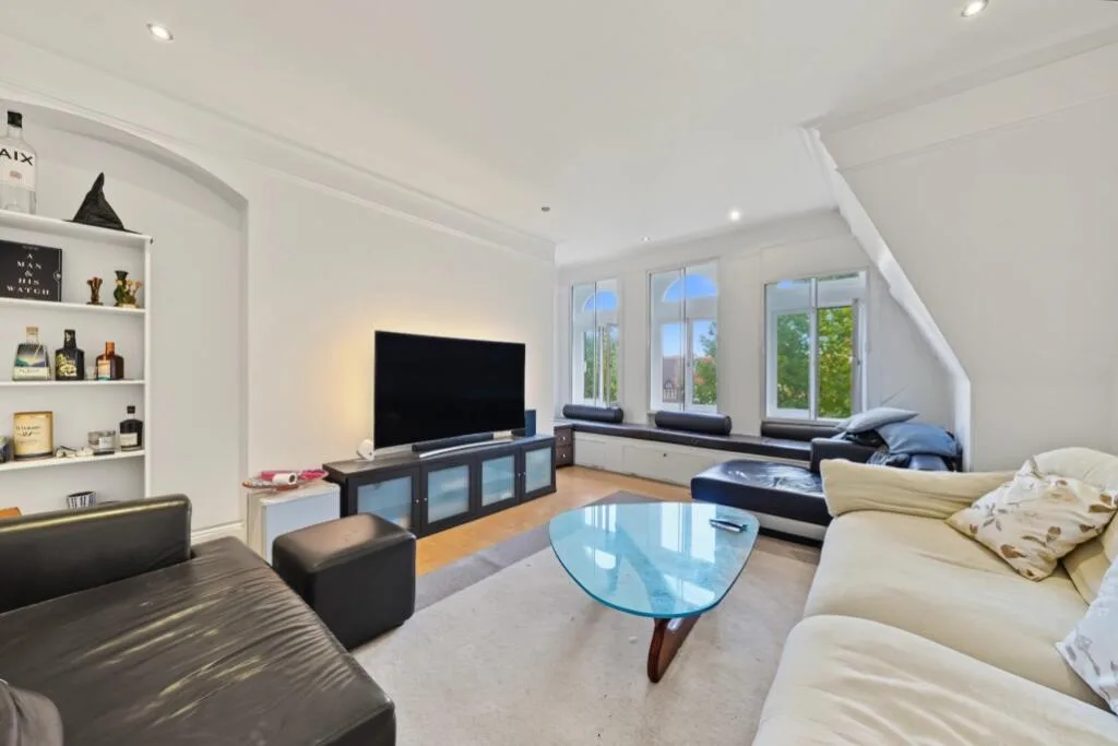 4 bedroom flat for rent