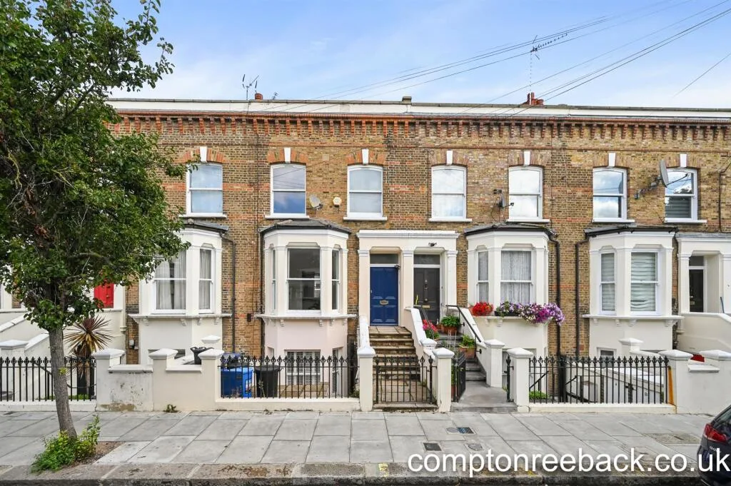 3 bedroom maisonette for rent