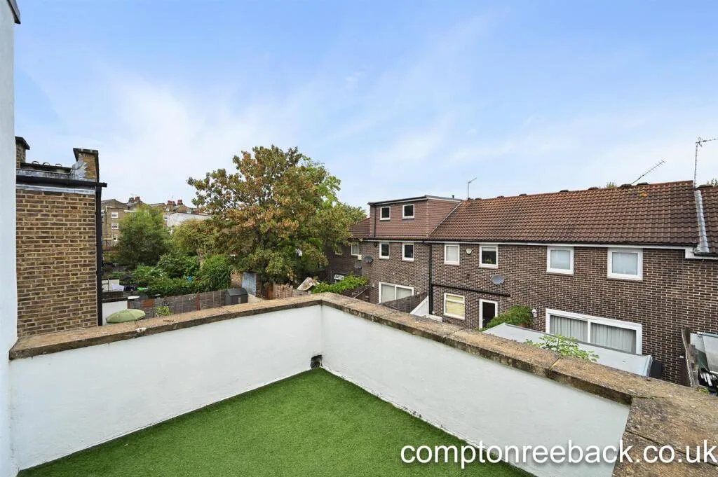 3 bedroom maisonette for rent