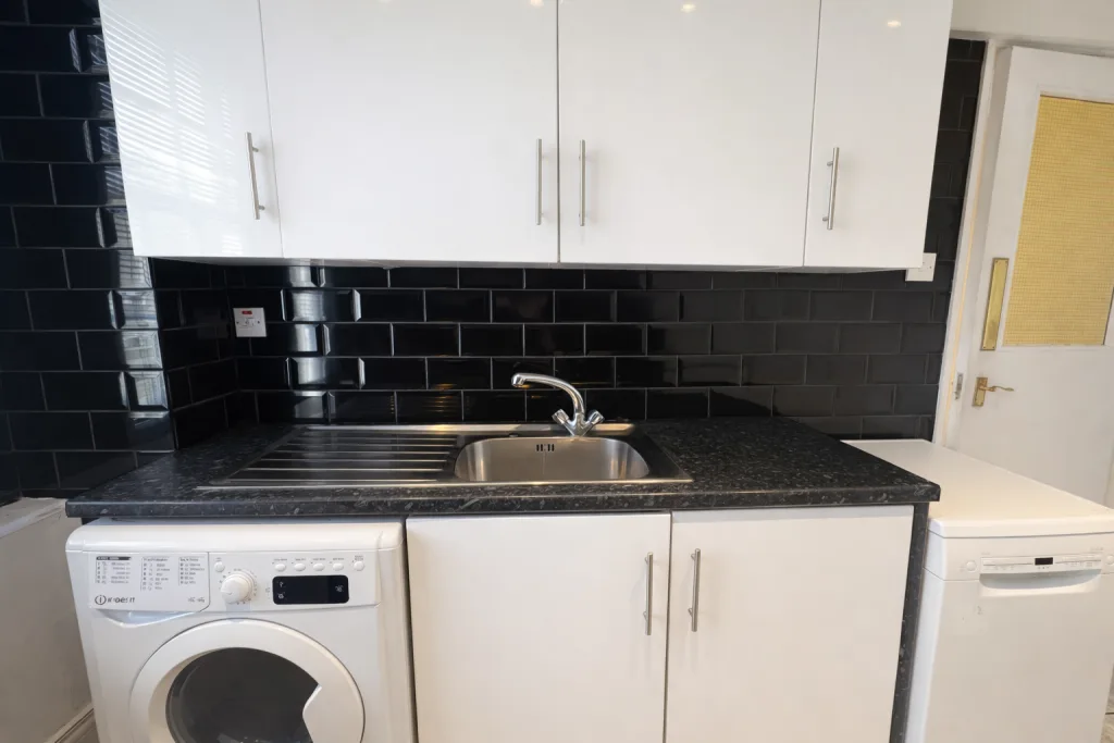 4 bedroom flat for rent