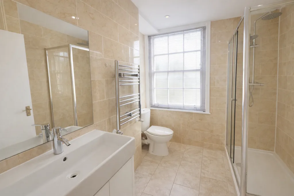 4 bedroom flat for rent