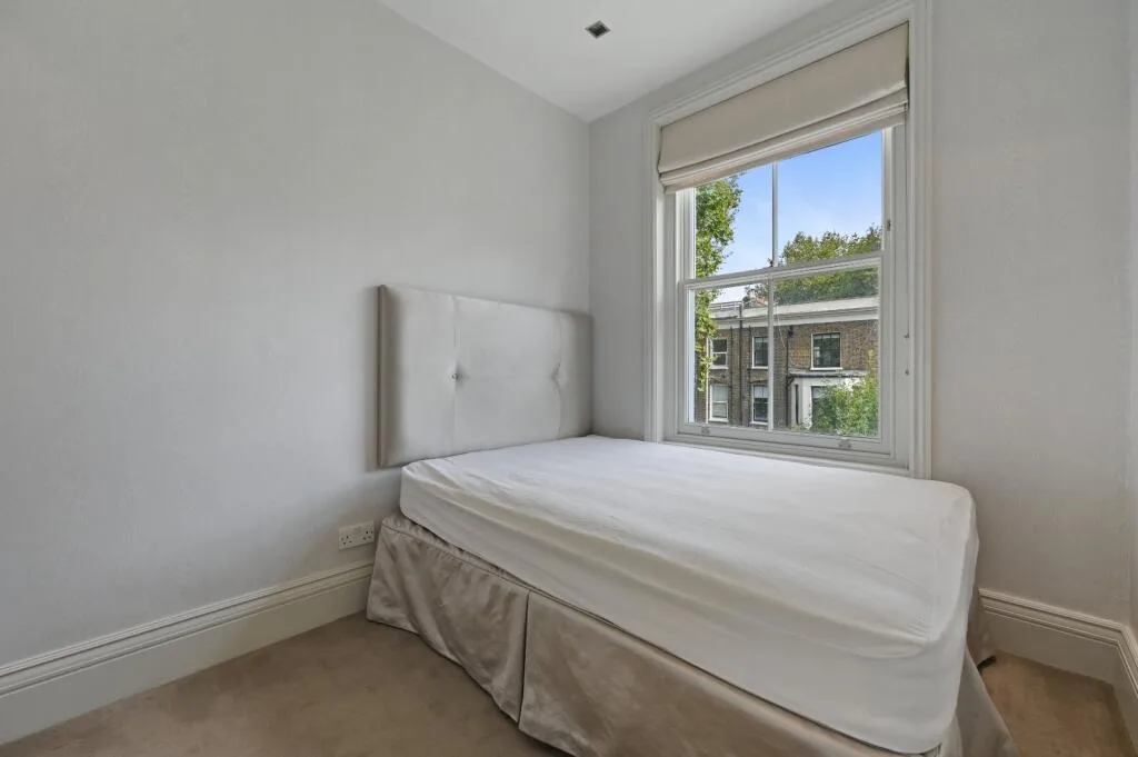 5 bedroom terraced house for rent