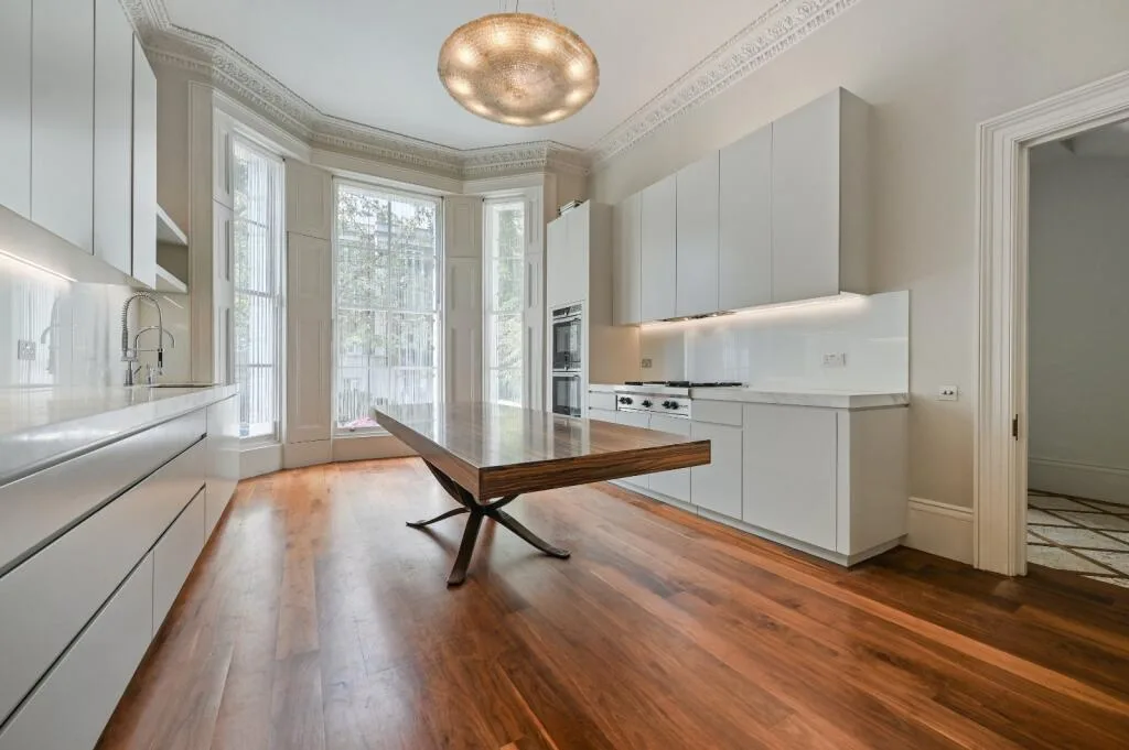 5 bedroom terraced house for rent