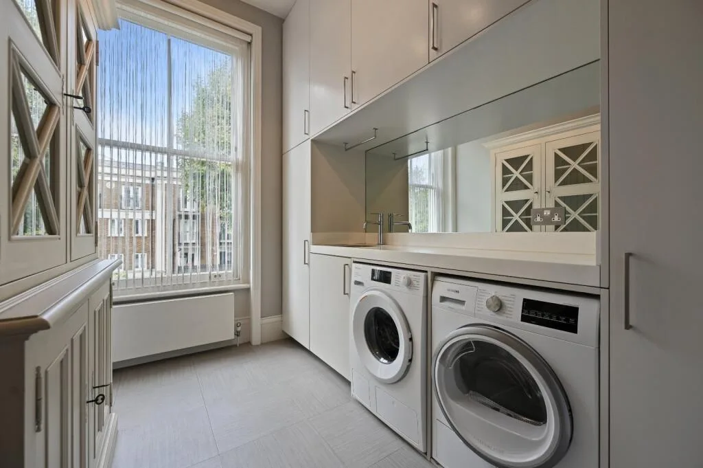 5 bedroom terraced house for rent