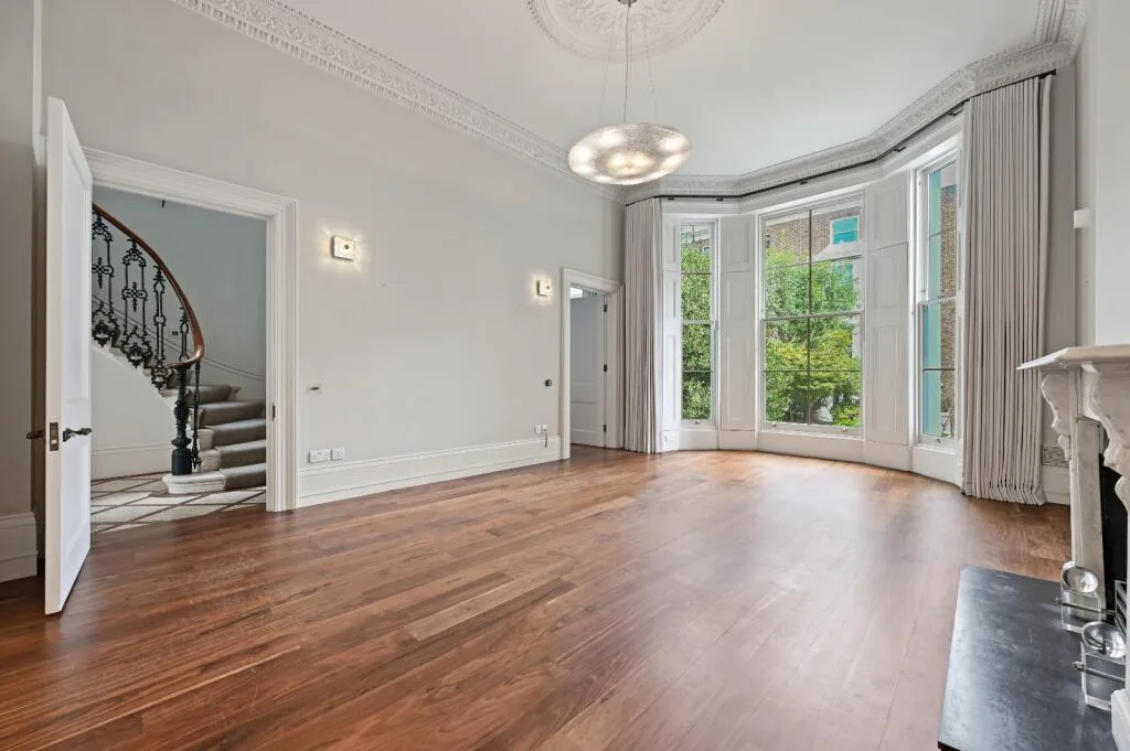 5 bedroom terraced house for rent