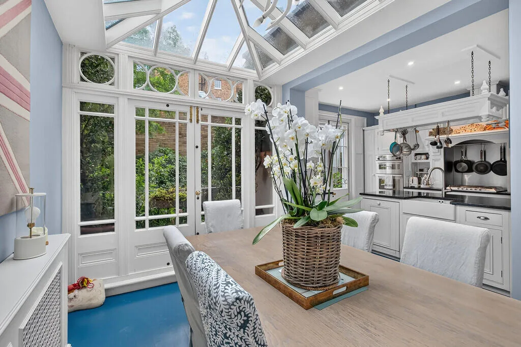 5 bedroom terraced house for rent