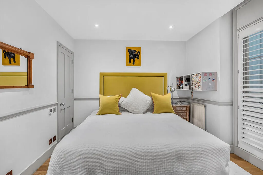 5 bedroom terraced house for rent