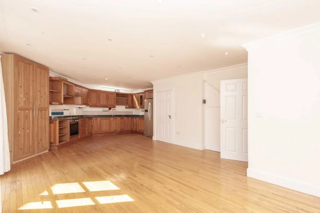 3 bedroom semi-detached house for rent