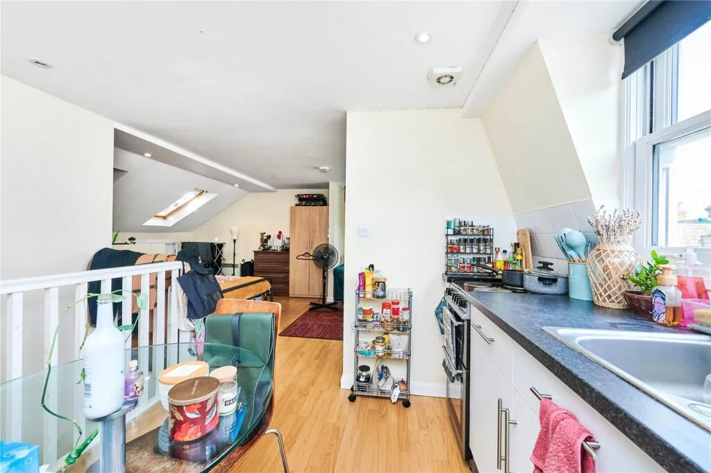 Studio flat for rent