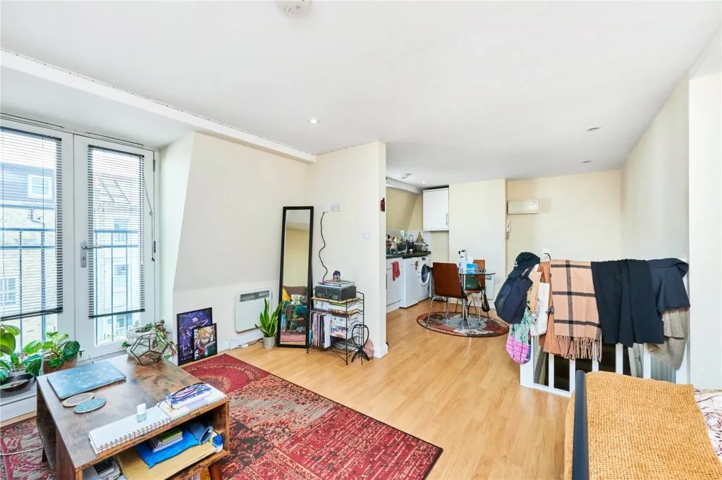 Studio flat for rent