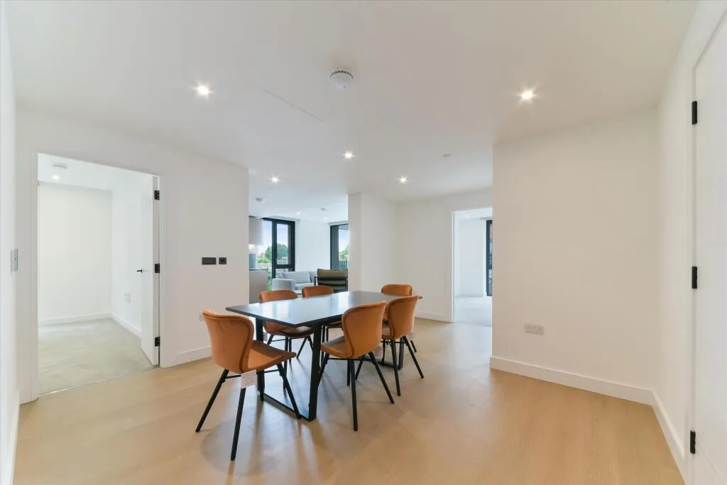 3 bedroom flat for rent
