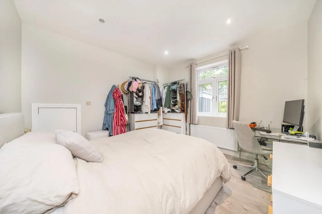 1 bedroom maisonette for rent