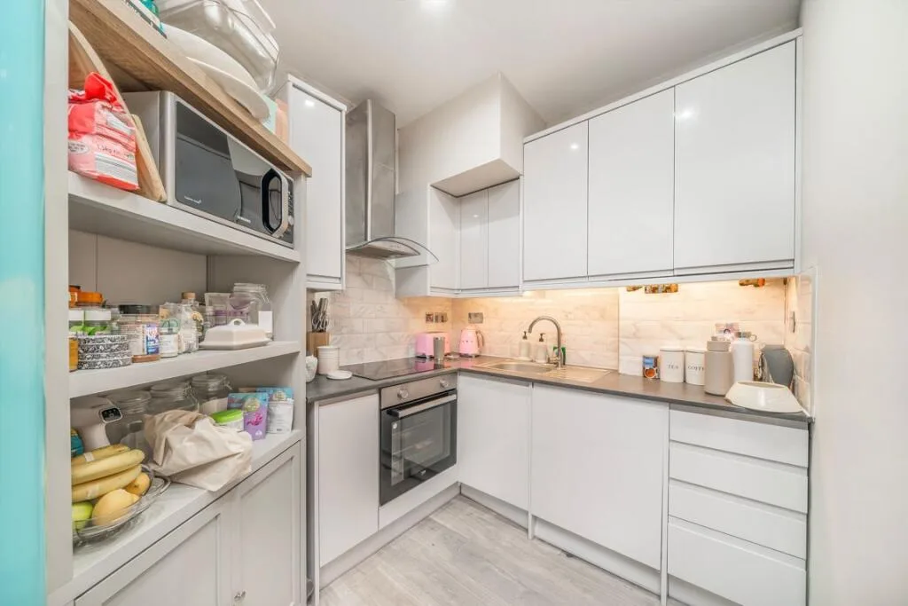 1 bedroom maisonette for rent