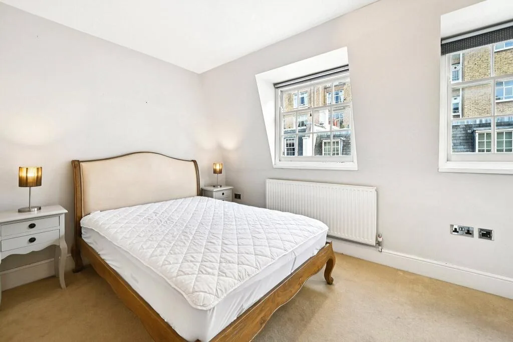 3 bedroom mews property for rent
