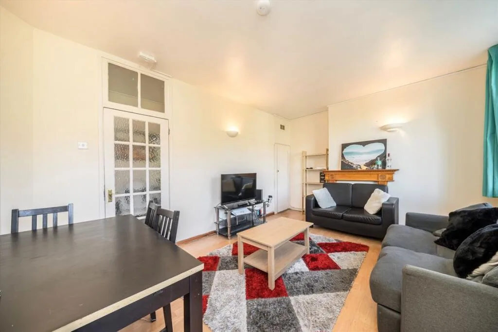 4 bedroom flat for rent