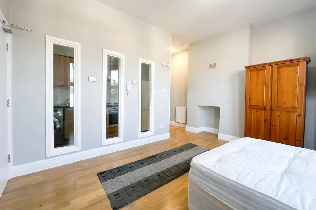 Studio flat for rent