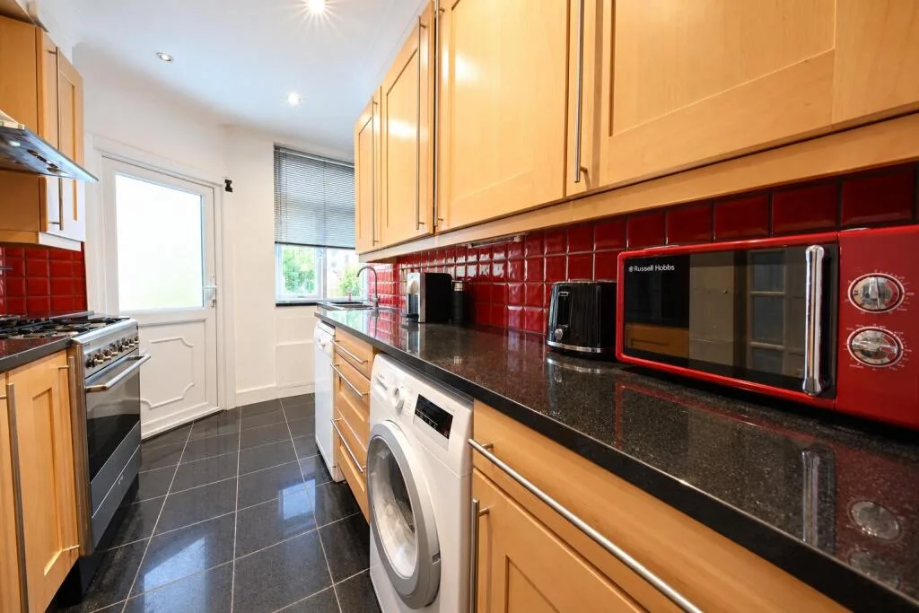 3 bedroom flat for rent