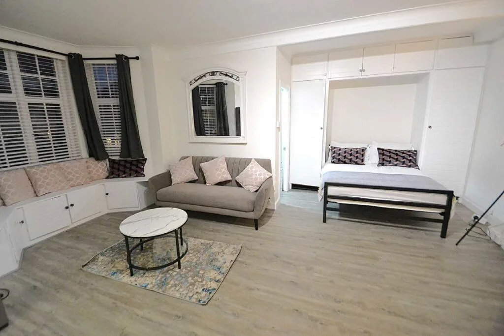 Studio flat for rent