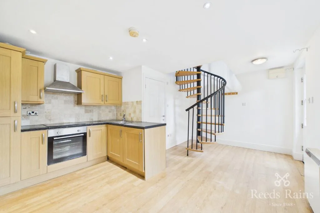 1 bedroom semi-detached house for rent
