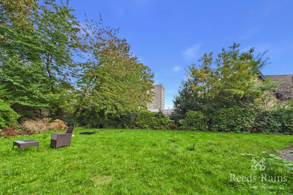 1 bedroom semi-detached house for rent