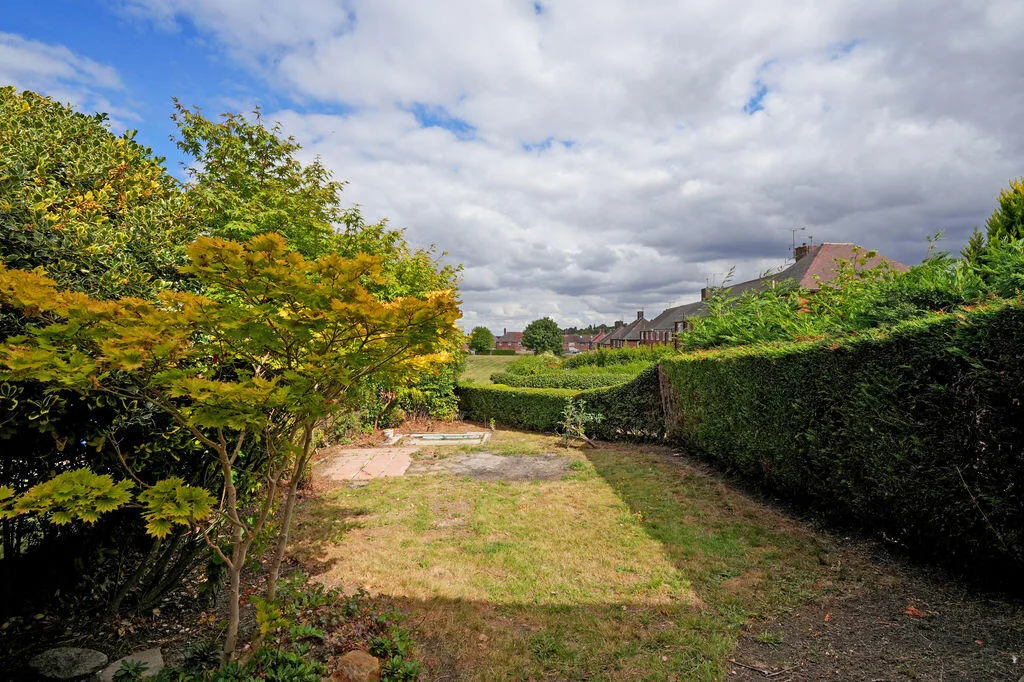 3 bedroom semi-detached house for rent
