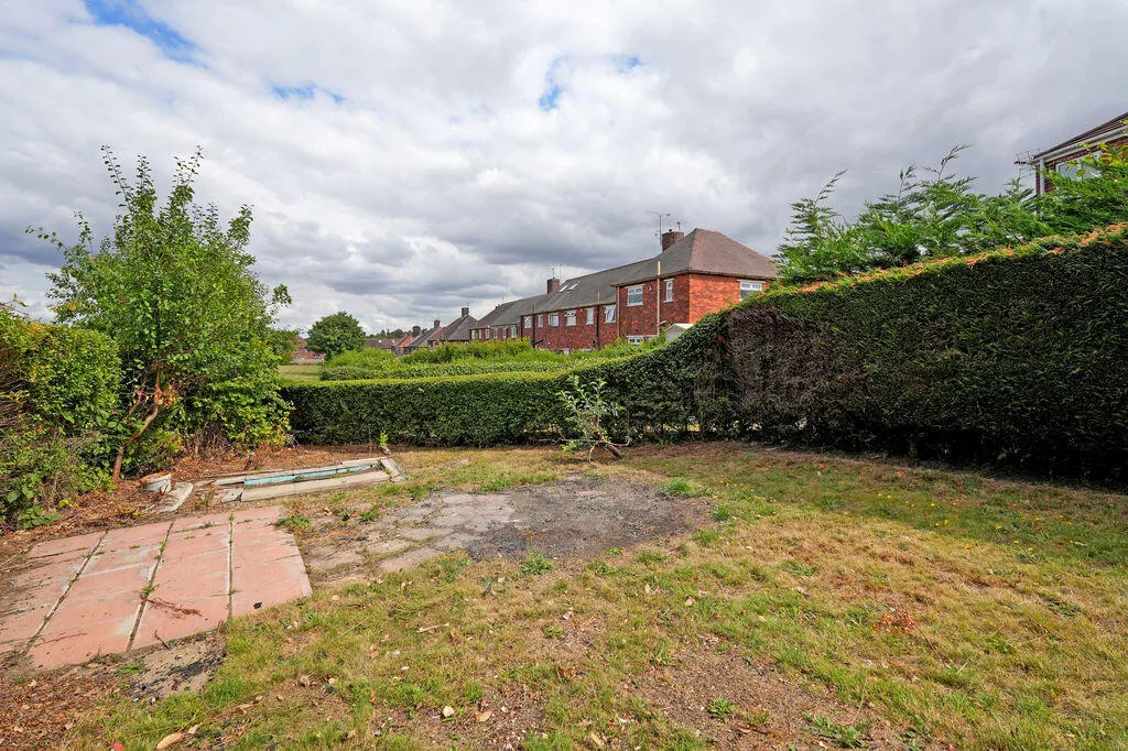 3 bedroom semi-detached house for rent