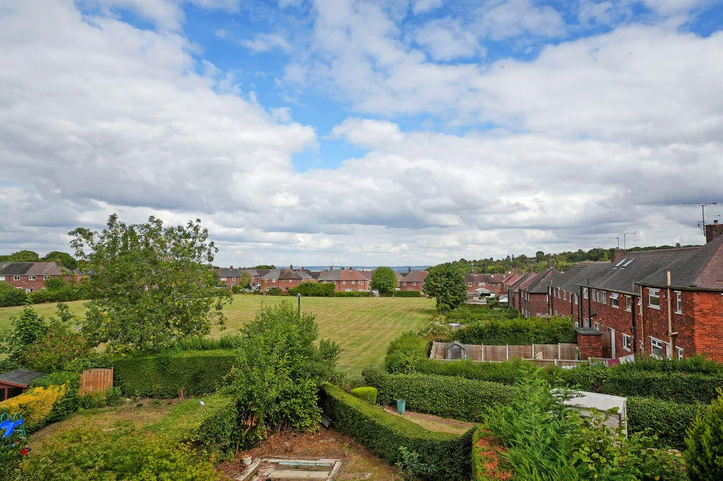 3 bedroom semi-detached house for rent