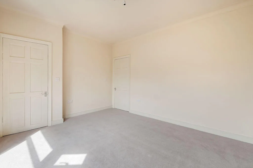 3 bedroom semi-detached house for rent