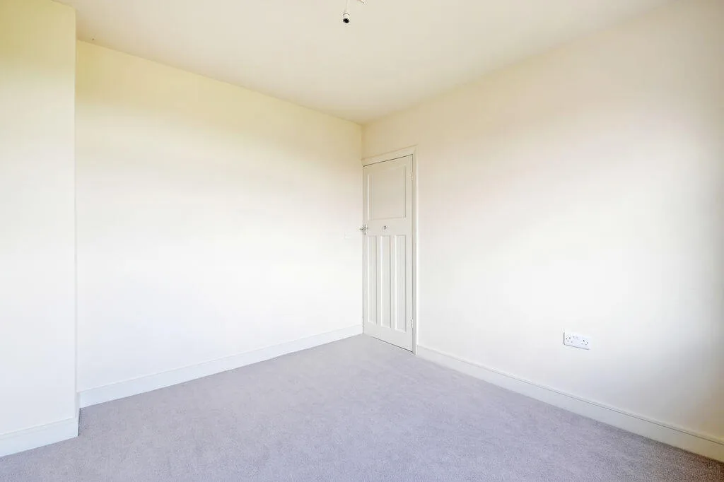 3 bedroom semi-detached house for rent