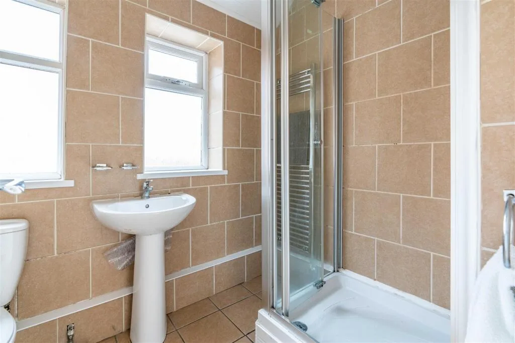 3 bedroom maisonette for rent