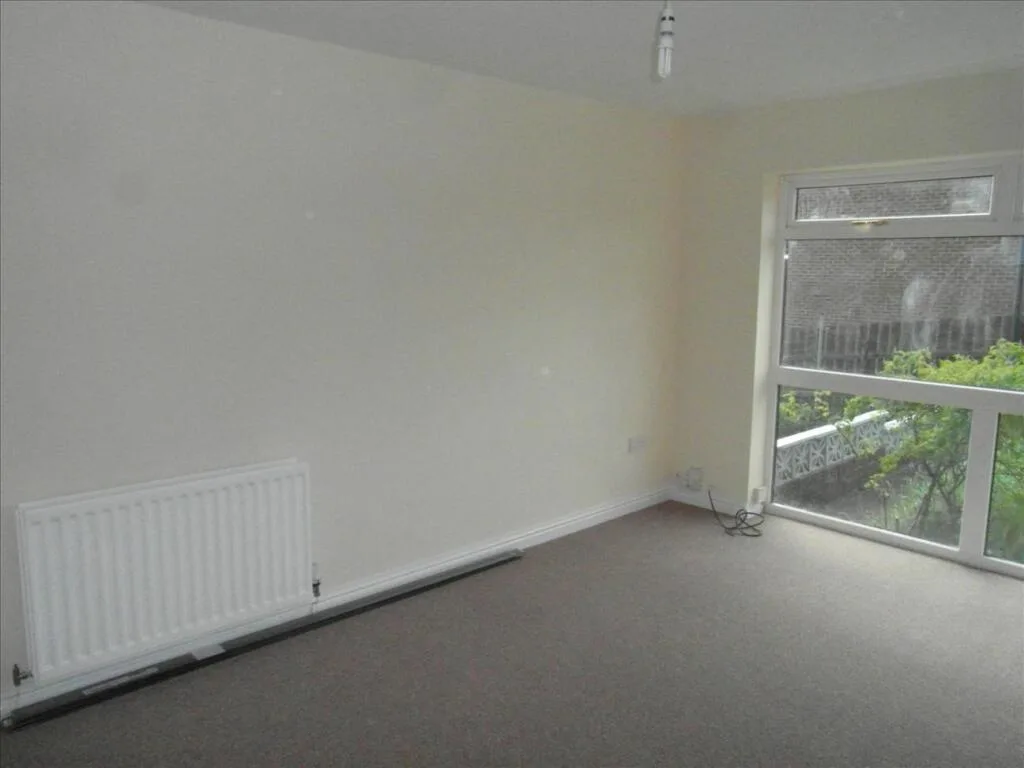 2 bedroom ground floor flat for rent