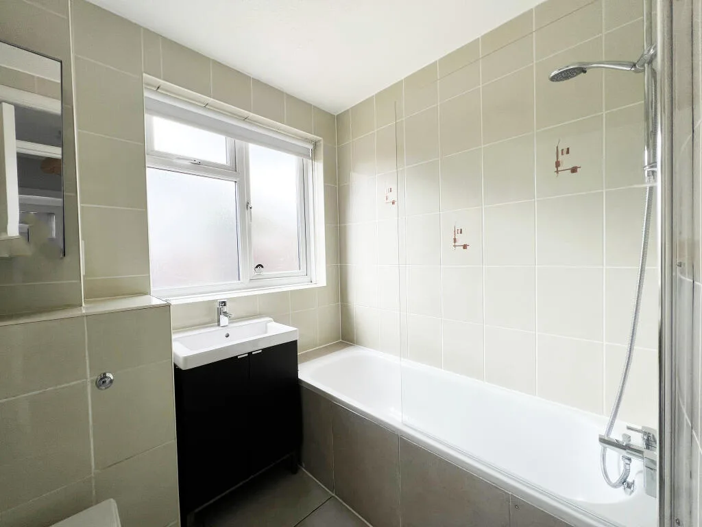 2 bedroom ground floor flat for rent