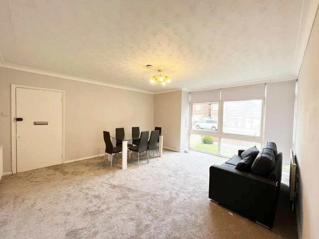 2 bedroom ground floor flat for rent